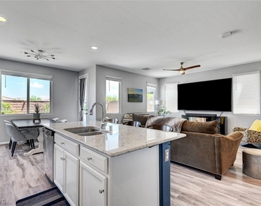 10840 Woods Hole Bay Street - Photo Thumbnail 7