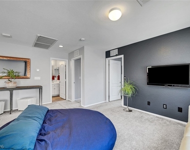 10840 Woods Hole Bay Street - Photo Thumbnail 21