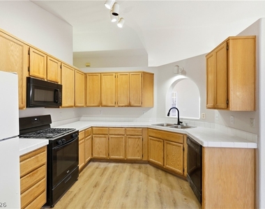 126 Grandview Drive - Photo Thumbnail 9