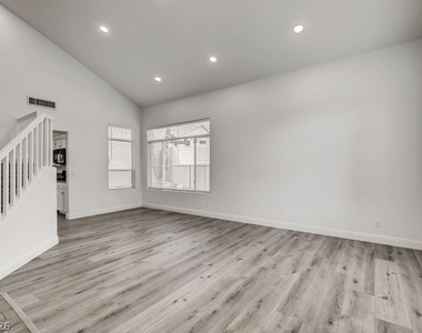 1601 Vespertina Court - Photo Thumbnail 5