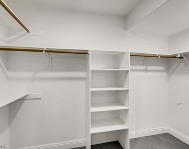 1601 Vespertina Court - Photo Thumbnail 20