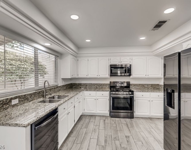 1601 Vespertina Court - Photo Thumbnail 11