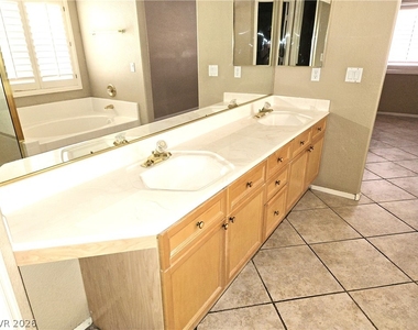 11008 Linden Leaf Avenue - Photo Thumbnail 9
