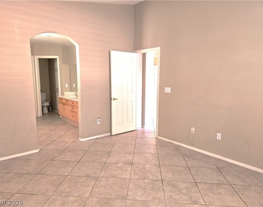 11008 Linden Leaf Avenue - Photo Thumbnail 4
