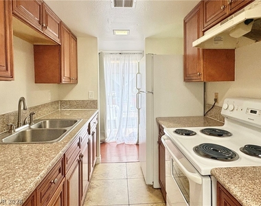 5447 Retablo Avenue - Photo Thumbnail 4