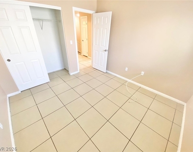 6327 Blue Twilight Court - Photo Thumbnail 21