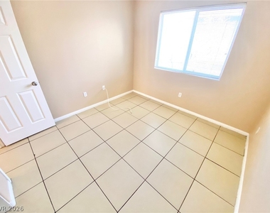 6327 Blue Twilight Court - Photo Thumbnail 20