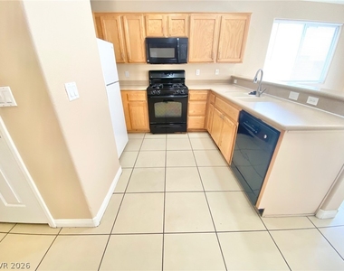 6327 Blue Twilight Court - Photo Thumbnail 3