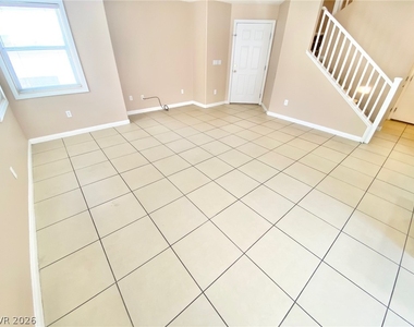 6327 Blue Twilight Court - Photo Thumbnail 5