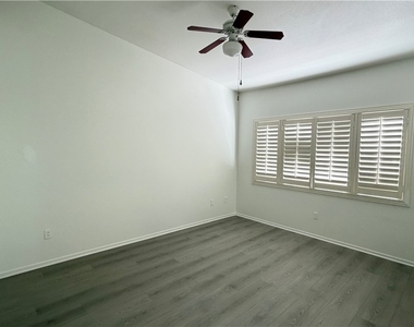 8725 Flamingo Road - Photo Thumbnail 9