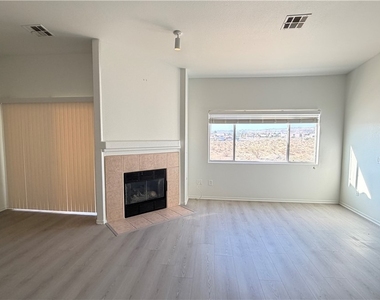 8725 Flamingo Road - Photo Thumbnail 2