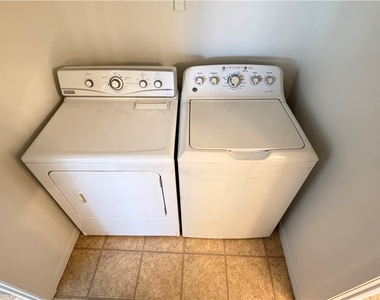 8725 Flamingo Road - Photo Thumbnail 12