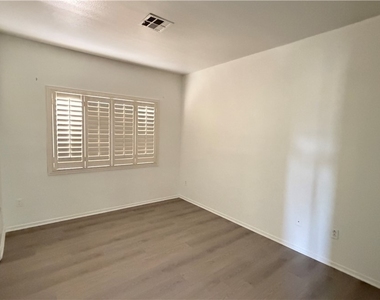 8725 Flamingo Road - Photo Thumbnail 4