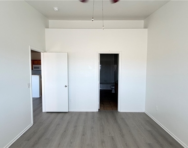 8725 Flamingo Road - Photo Thumbnail 10