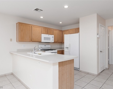 7880 Millbrookshire Way - Photo Thumbnail 5