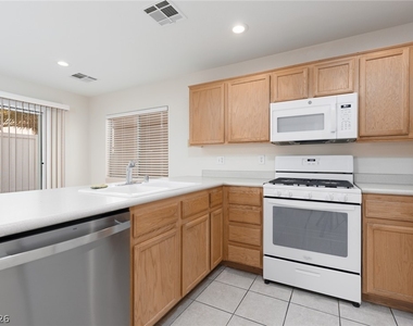7880 Millbrookshire Way - Photo Thumbnail 6