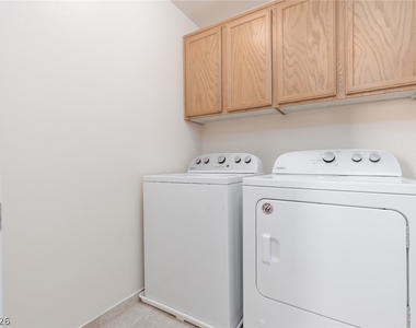 7880 Millbrookshire Way - Photo Thumbnail 11