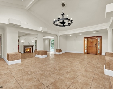 1250 Shadow Lane - Photo Thumbnail 8