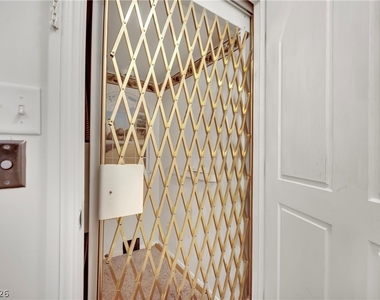 1250 Shadow Lane - Photo Thumbnail 26