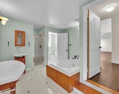 1250 Shadow Lane - Photo Thumbnail 20