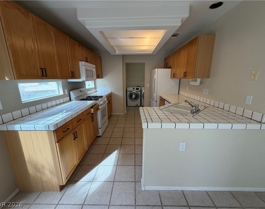 3425 Yorkminster Street - Photo Thumbnail 5