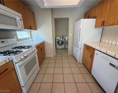 3425 Yorkminster Street - Photo Thumbnail 7
