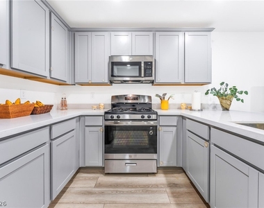 6252 Foxes Dale Street - Photo Thumbnail 10