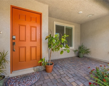 6252 Foxes Dale Street - Photo Thumbnail 3