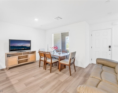 6252 Foxes Dale Street - Photo Thumbnail 7