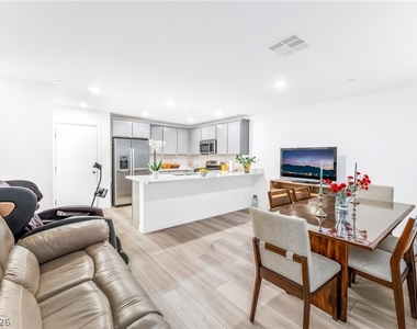 6252 Foxes Dale Street - Photo Thumbnail 5