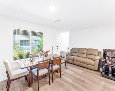 6252 Foxes Dale Street - Photo Thumbnail 6