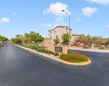 9333 Indian Cane Avenue - Photo Thumbnail 22