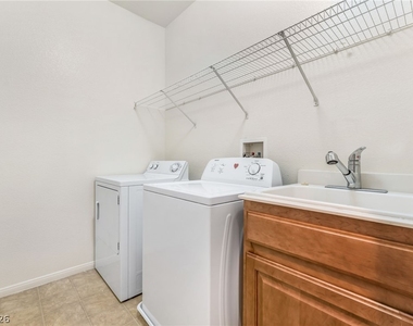 9333 Indian Cane Avenue - Photo Thumbnail 17