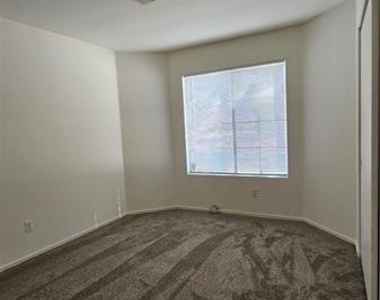 621 Majestic Sky Drive - Photo Thumbnail 9