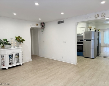 575 S Royal Crest Circle - Photo Thumbnail 5