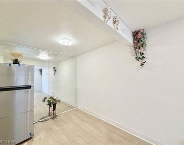 575 S Royal Crest Circle - Photo Thumbnail 20