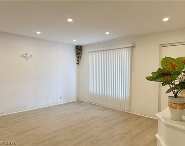 575 S Royal Crest Circle - Photo Thumbnail 11