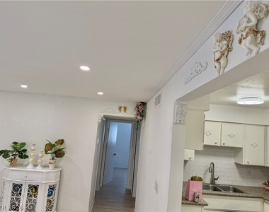 575 S Royal Crest Circle - Photo Thumbnail 4