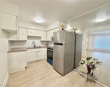 575 S Royal Crest Circle - Photo Thumbnail 19