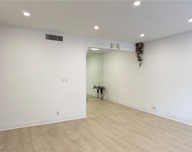 575 S Royal Crest Circle - Photo Thumbnail 3