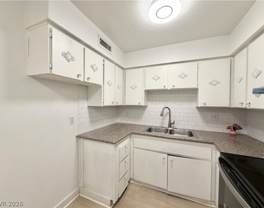 575 S Royal Crest Circle - Photo Thumbnail 18
