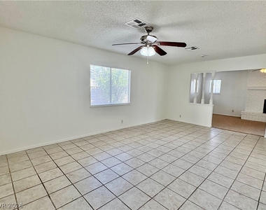 1625 Crest Haven Avenue - Photo Thumbnail 3