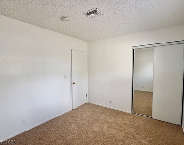 1625 Crest Haven Avenue - Photo Thumbnail 12
