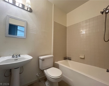 804 Peachy Canyon Circle - Photo Thumbnail 7