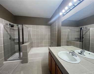 804 Peachy Canyon Circle - Photo Thumbnail 9