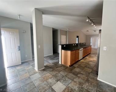 804 Peachy Canyon Circle - Photo Thumbnail 2