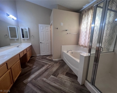2489 Sedona Cedar Avenue - Photo Thumbnail 32