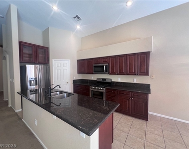2489 Sedona Cedar Avenue - Photo Thumbnail 15