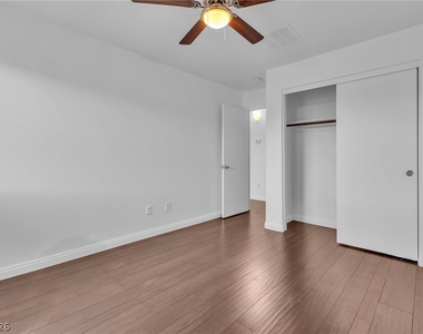 10277 Gibson Isle Drive - Photo Thumbnail 15