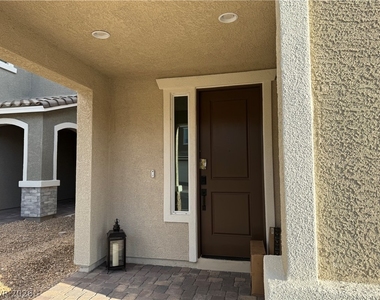 8662 Albanese Avenue - Photo Thumbnail 1